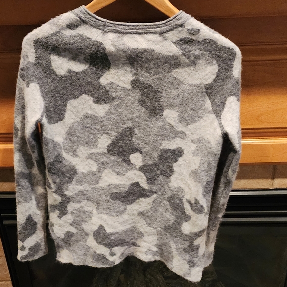 ATHLETA Camo Grey Sweater. Made Fine Wool, Alpaca and Nylon. Size XS. - Picture 5 of 10